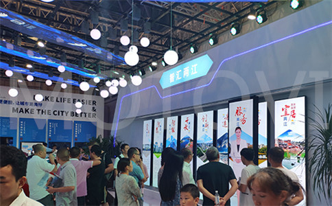 實時互動，靈動展示 互動滑軌屏如何引領數字文化新體驗